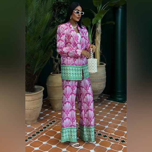 Stylish Pink and Green Women Pantsuit - Picture 5 of 6